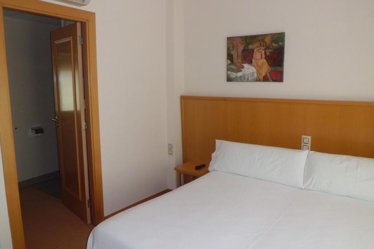 Hostal Palouet De Segarra エクステリア 写真