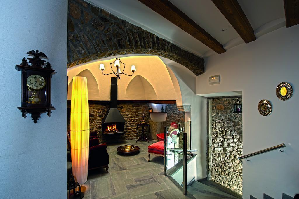 Hostal Palouet De Segarra エクステリア 写真