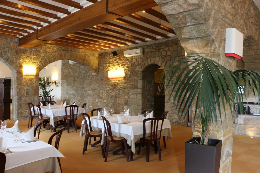 Hostal Palouet De Segarra エクステリア 写真
