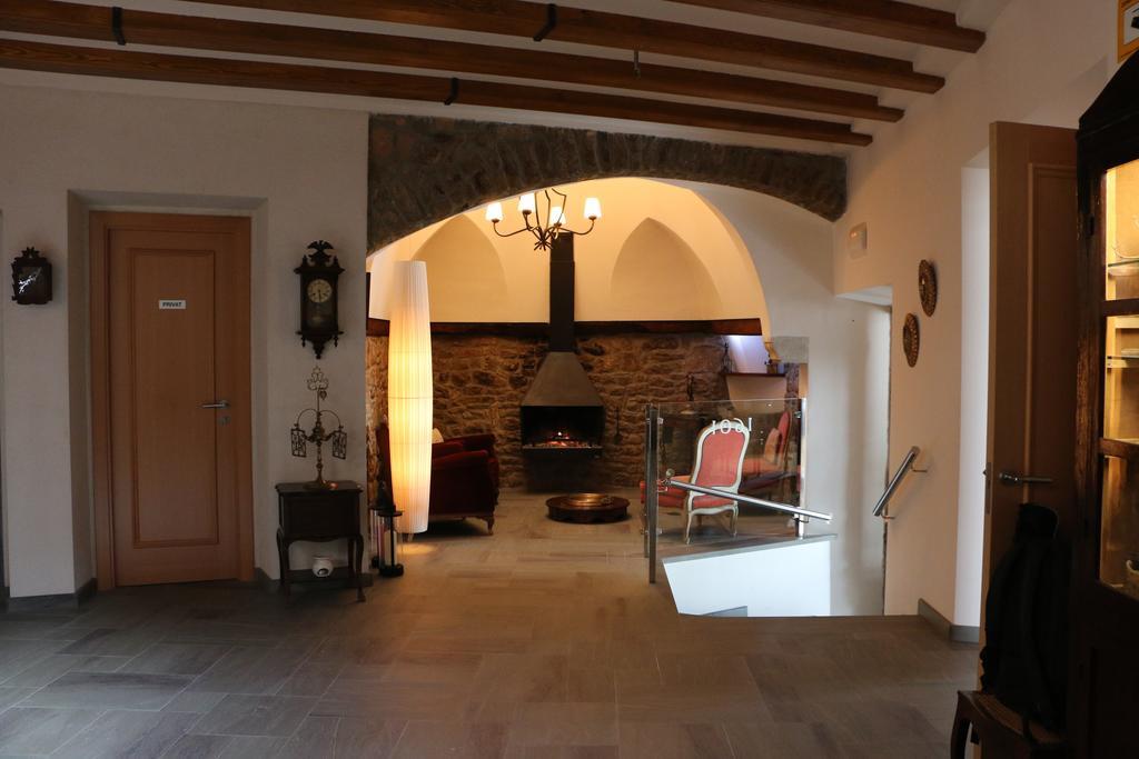 Hostal Palouet De Segarra エクステリア 写真