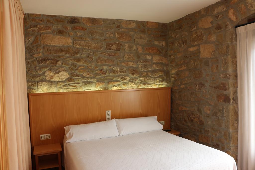 Hostal Palouet De Segarra エクステリア 写真